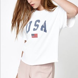 BRANDY MELVILLE cropped t shirt
